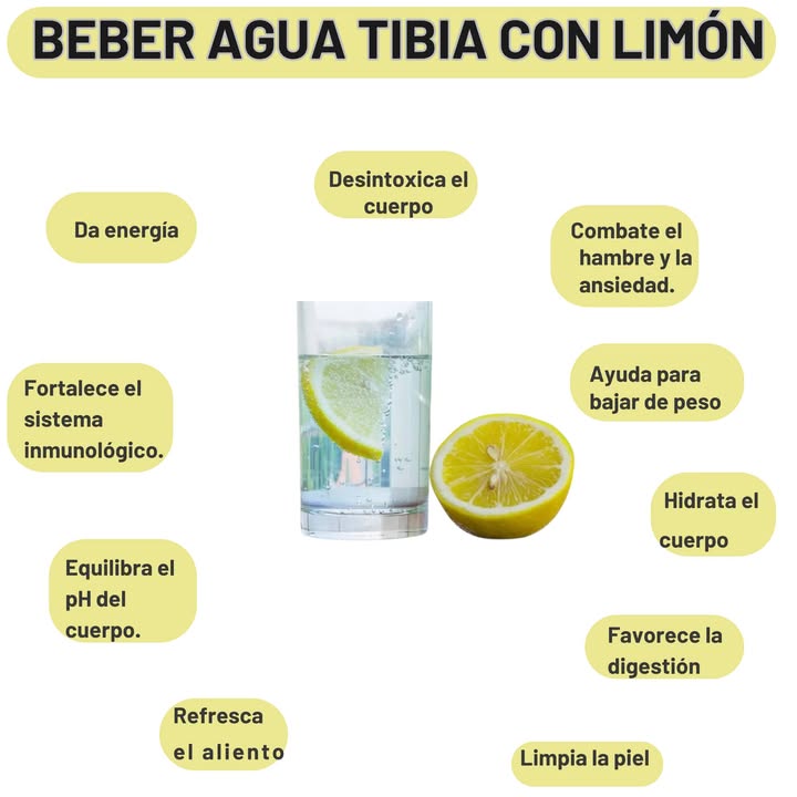 Beber agua tibia con limón