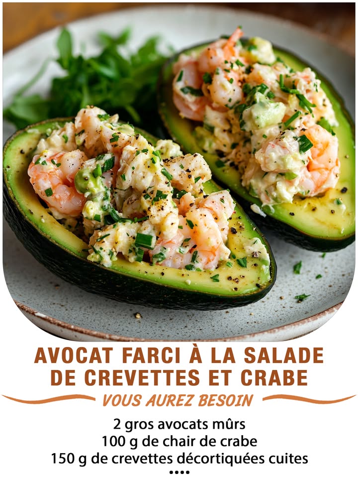 Avocat farci à la salade de crevettes et crabe 陋呂戀
Ingrédients :
 2 gros avocats mûrs
 150 g de crevettes décortiquées cuites
 100 g de chair de crabe
 2 cuillères à soupe de mayonnaise
 1 cuillère à café de jus de citron
 1 cuillère à café de moutarde douce
 Quelques brins de ciboulette
 Sel, poivre
 퐈퐥 퐟퐚퐮퐭 퐪퐮퐞 퐯퐨퐮퐬 퐞퐱퐩퐫퐢퐦퐢퐞퐳 퐪퐮퐞퐥퐪퐮퐞 퐜퐡퐨퐬퐞 퐩퐨퐮퐫 퐜퐨퐧퐭퐢퐧퐮퐞퐫 à 퐫퐞퐜퐞퐯퐨퐢퐫 퐦퐞퐬 퐫퐞퐜퐞퐭퐭퐞퐬.
 퐌퐞퐫퐜퐢 殺
 퐑퐞퐜퐞퐭퐭퐞 퐞퐧  퐂.ퟎ.퐌.퐌.퐄.퐍.퐓.퐀.퐈.퐑.퐄.